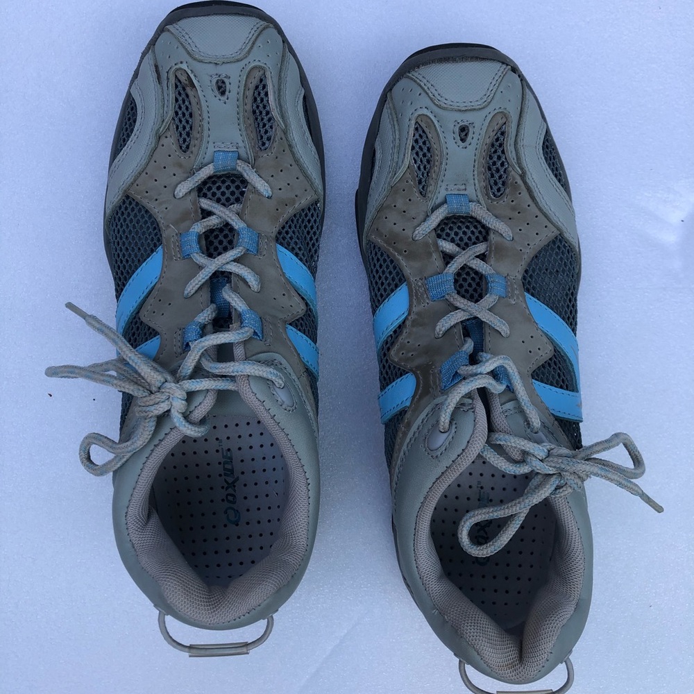 Women’s size 10 water shoes